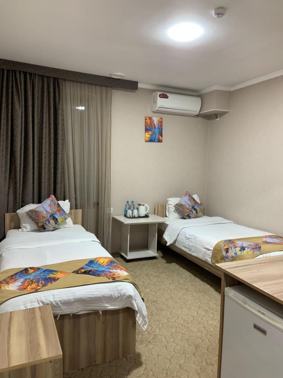 Cube House Osh Hotel ภายนอก รูปภาพ