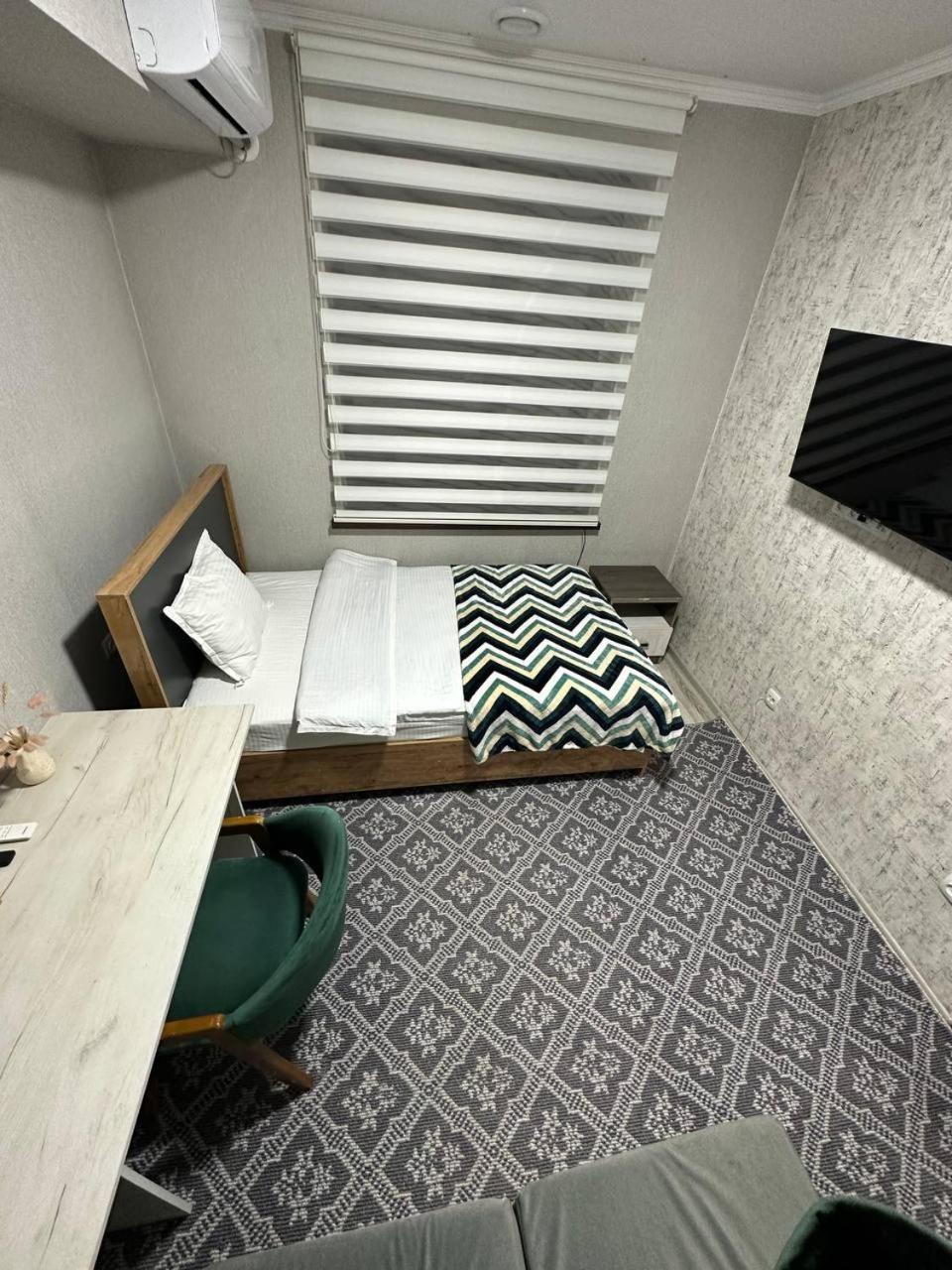 Cube House Osh Hotel ภายนอก รูปภาพ