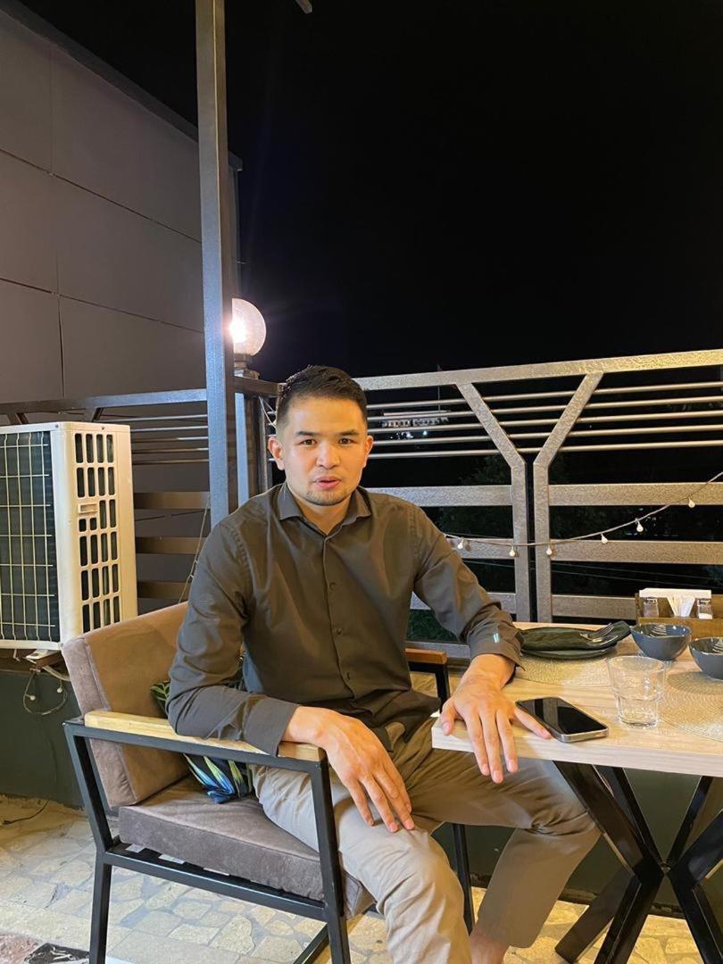 Cube House Osh Hotel ภายนอก รูปภาพ