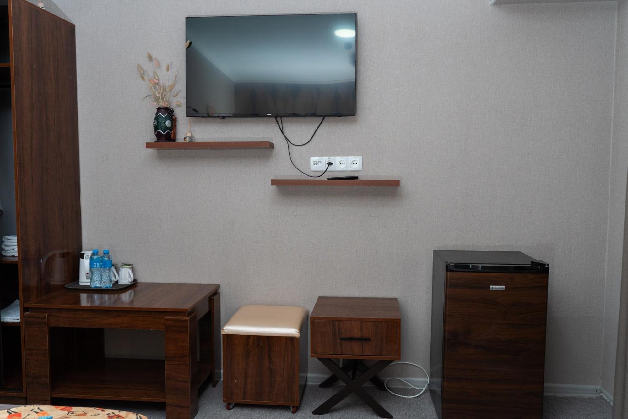 Cube House Osh Hotel ภายนอก รูปภาพ