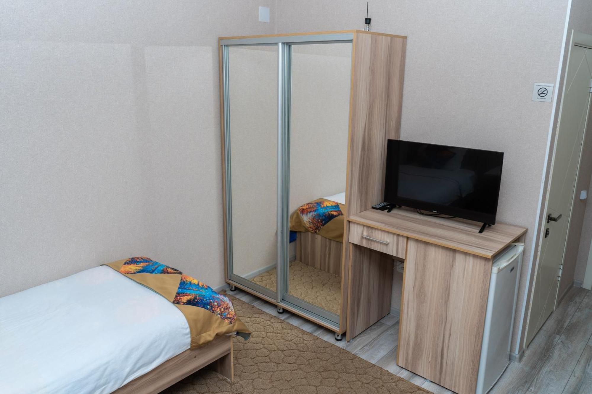 Cube House Osh Hotel ภายนอก รูปภาพ