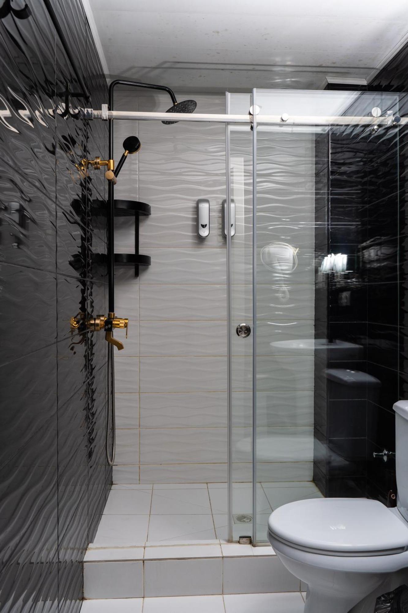 Cube House Osh Hotel ภายนอก รูปภาพ